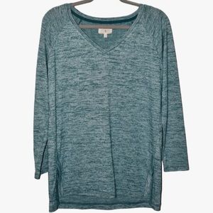 NWT Lou & Grey V-Neck Raglan Sleeve Front Side Slits Tunic Top in Georgian Blue